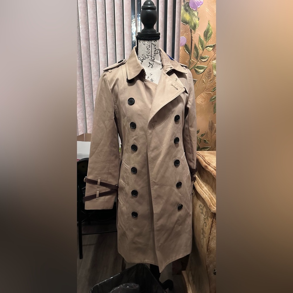 Authentic Burberry Beige Double-Breasted Trench Coat | Size US 0 / EU 2